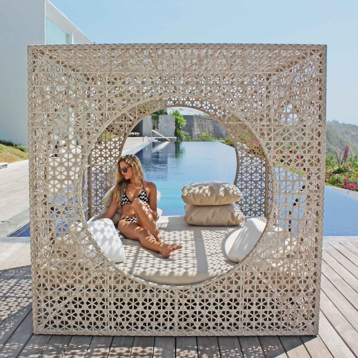 Cube Daybed – Sunbrella Cushions | Seashell Finish | Handwoven Aluminum Outdoor Lounger