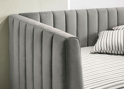 Neoma Daybed