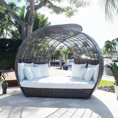 The Banyan Daybed by Panama Jack