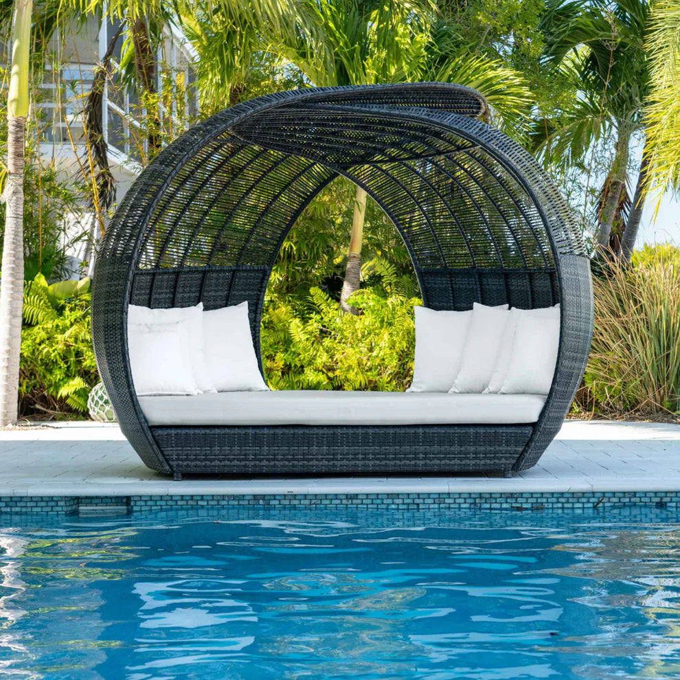 The Banyan Daybed by Panama Jack